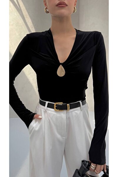 Butik Beyza Göğüs Büzgülü Aksesuar Detaylı Bluz