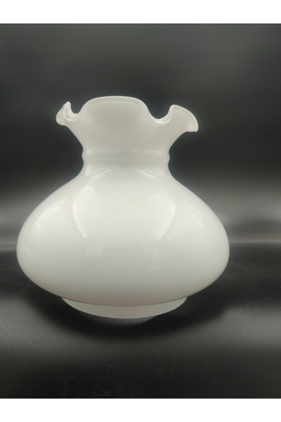 KUĞULU AVİZE CAMI.ALAATTİN MODEL.SÜT BEYAZ PARLAK RENKTE.(Alt yuva çapı:11.00...