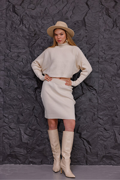 Knitoryx Women's Burgundy White Beige 3 Color Knitwear Double Suit – High Waist Skirt & Crop Finger-Touch Sweater