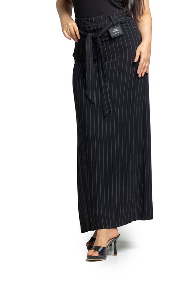SUGA Elegance striped skirt