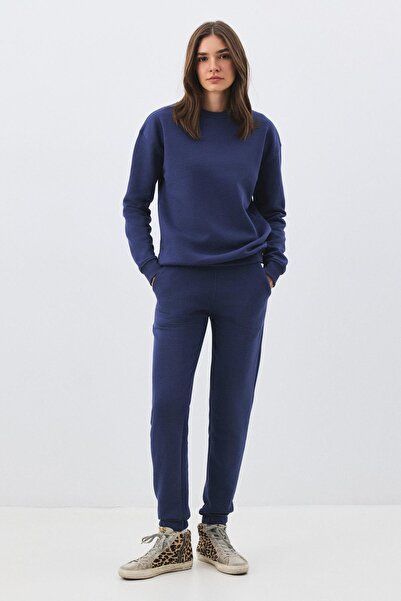 Trendiz طقم رياضي نسائي فاخر برقبة دائرية إنديجو 2031