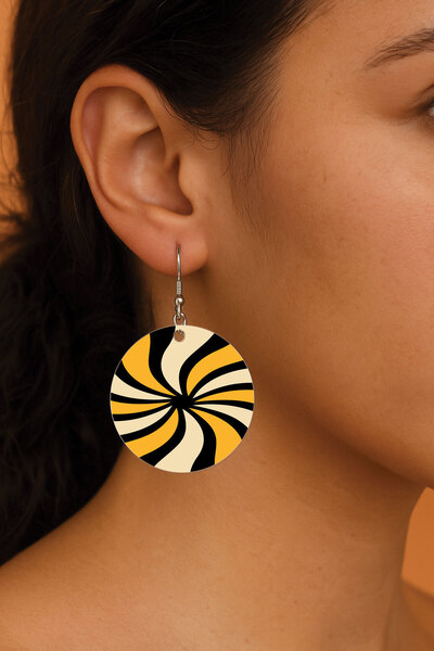 Cekuonline Women's Earrings Patterned Stylist Hooked 3.5X5Cm Round Transparent Earrings Genenis