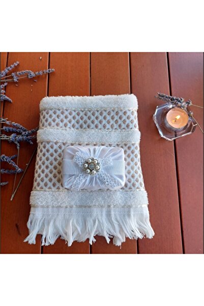 esdekor Cream Dowry Towel Set with Pearl Brooch and Lace Bow Detail