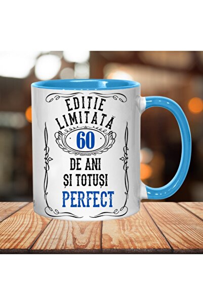 T&M Personalizare Cană personalizată - Ediție limitată 60 de ani și perfectă, interior albastru, 330 ml