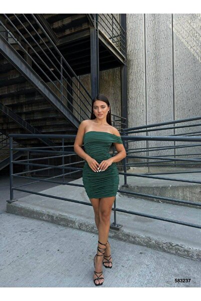 Modafeminen Sandy Esnek Kumaş Açık Omuzlu Büzgü Detay Abiye Elbise 583237 ZÜMRÜT