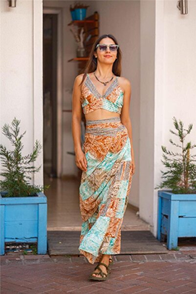 Miss Boheme Green Color Gold Detailed Side Tie Silk Skirt Blouse Set