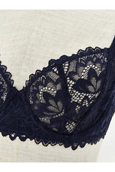 LC Waikiki Balenli Dolgusuz Dantelli Tişört Sütyen