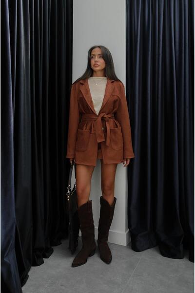 Havoş Tan Suede bunda s širokými kapsami a páskem