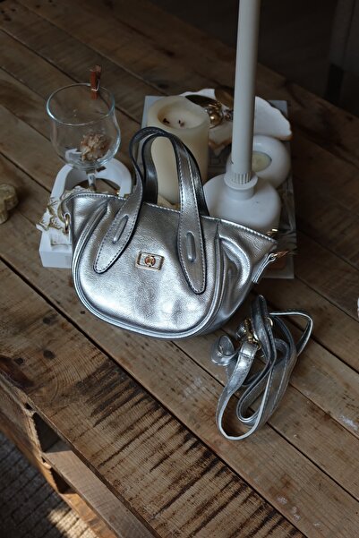 Moom Bag Geantă de mână pentru femei, argintie, lucioasă, cu mâner