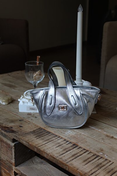 Moom Bag Geantă de mână pentru femei, argintie, lucioasă, cu mâner