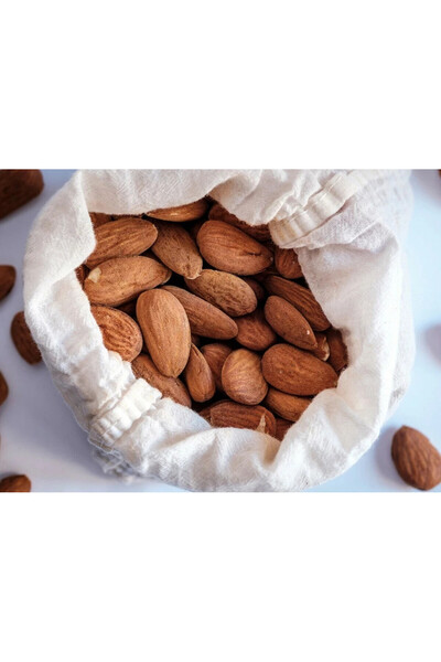 Nuts لوز طازج خام (1 كجم)