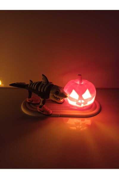 smilechild Cadılar Bayramı Halloween Balkabağı ve Tralalero Tralala karakter figür oyuncak LED MUM DAHİLDİR