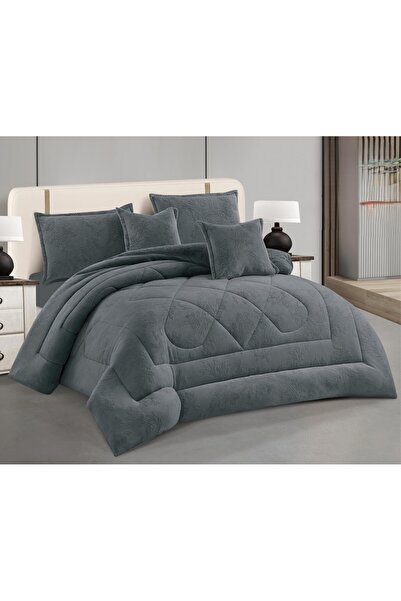 SNOOZYL A double winter bedspread made of soft velvet and luxurious fur to provide warmth and add beauty and elegance to your room.