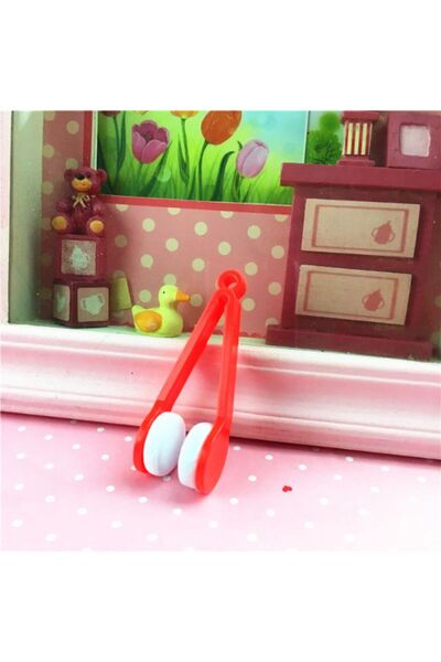 Mercaton Instrument with 2 microfiber heads for cleaning and maintaining eyeglass lenses, 72 cm, Red