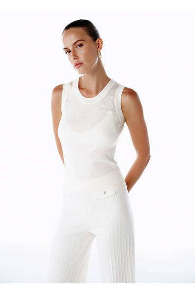 Knitss Sleeveless Extrafine Merino Wool Blend Knitwear Top Ecru