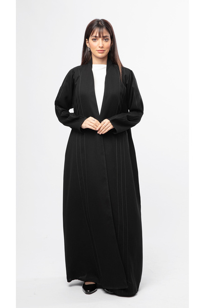 outline عباية سوداء بربع كلوش بتطريز بارز