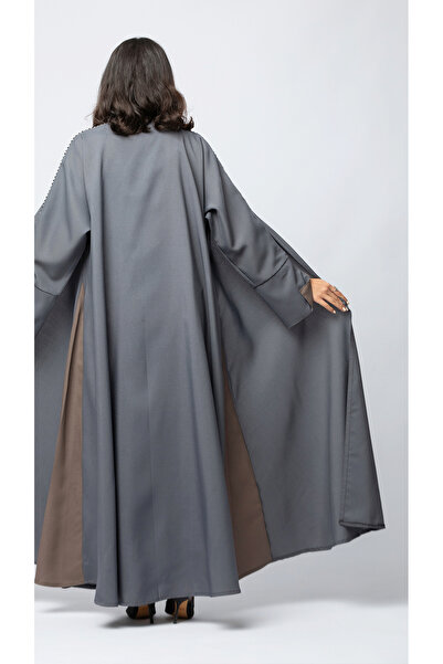 outline Light grey abaya with lined sleeves and brown sides
