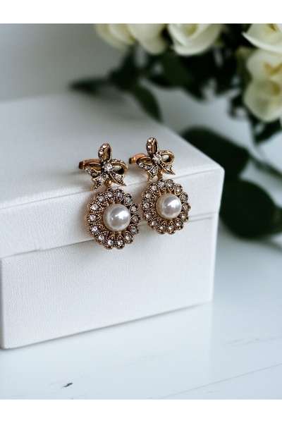 FAYRA ACCESSORIES Kristal Taşlı Fiyonk ve Papatya Figür İnci Sallantılı Küpe