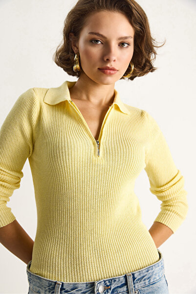 Bianco Lucci Women's Zippered Sweater 20246337