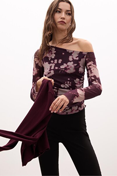 Stradivarius Printed asymmetric tulle T-shirt