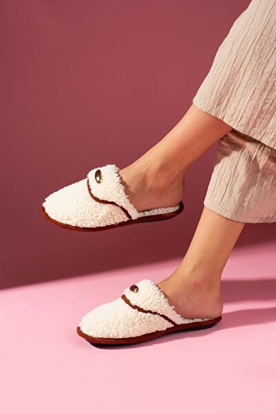 FUGA MODA Παντόφλες οικιακής χρήσης Evelis White Towel με αξεσουάρ με υφή σταγόνας