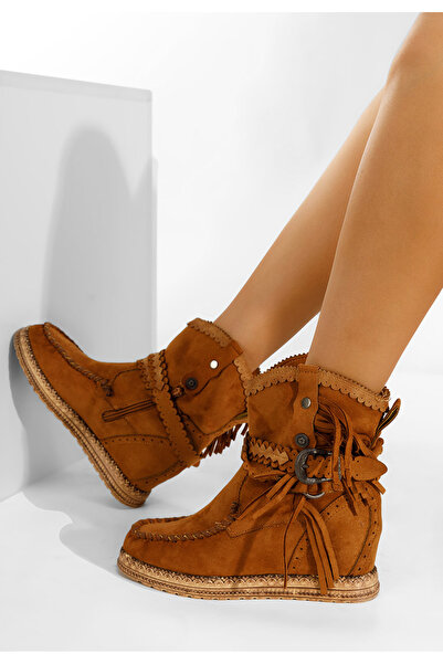 B T Shoes Camelové mocc kozačky Izenite