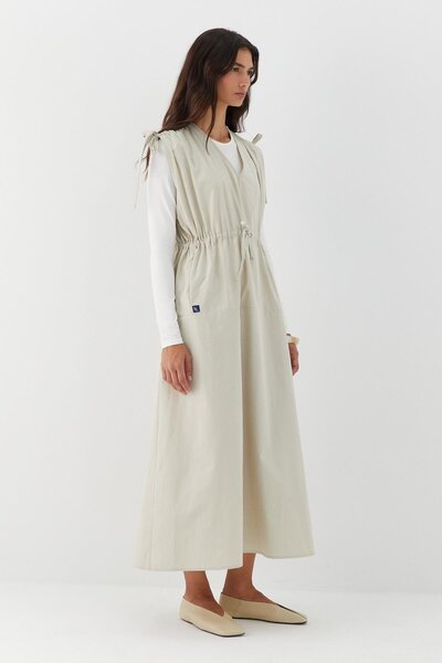 MARKALİSTE Φόρεμα με λεπτομέρεια με κορδόνια σε μπεζ χρώμα