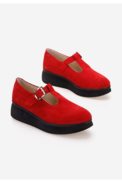 B T Shoes Gilena red platform casual shoes