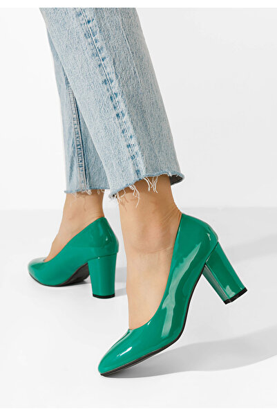 B T Shoes Zelené lakované lodičky Chique