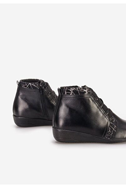 B T Shoes Černé kožené kotníkové boty Tashia V4