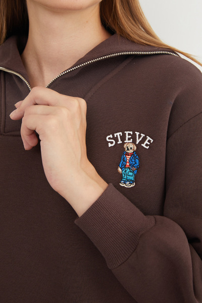 Fulla Moda Φούτερ με μισό φερμουάρ με κέντημα με 3 κλωστές αρκουδάκι