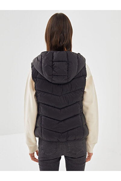 LC Waikiki Kapüşonlu Kadın Şişme Yelek