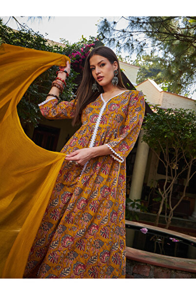 Sassafras By Styli Mustard Floral Front Slit Kurta with Pencil Pants and Dupatta Set