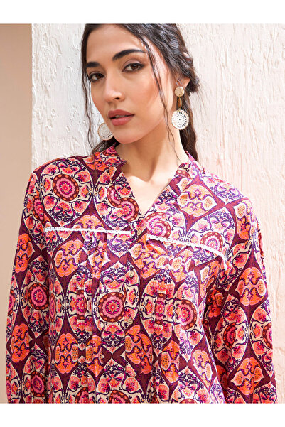 Sassafras By Styli Maroon Floral Pintuck Detail Shirt