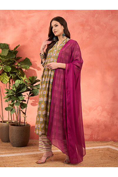 Sassafras By Styli Green Floral Cambric Kurta with Pencil Pants and Dupatta Set