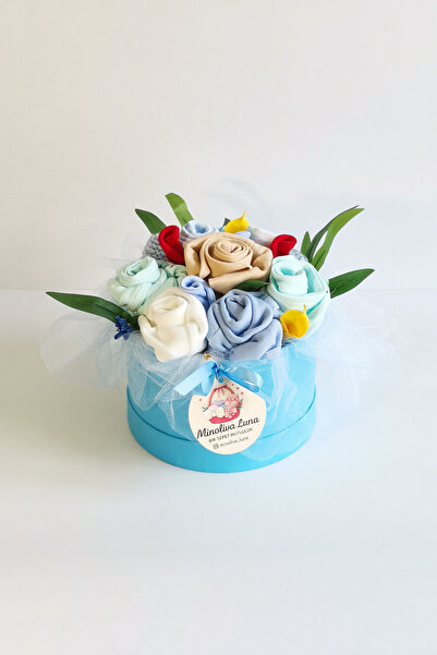 Minoliva Luna 13 Parça yeni doğan bebek ürünleri ile hazırlanmış kıyafet buketi. %100 Pamuklu ürünlerdir.