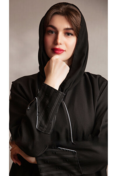outline Black abaya with gray hem