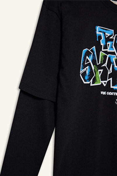 DeFacto E9585 Μπλουζάκι με μακρυμάνικο στάμπα με φαρδύ λαιμόκοψη για αγόρια σε μπλε ναυτικό χρώμα