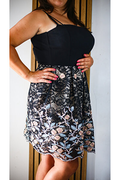 Other Rochie elegantă neagră cu dantelă florală și bretele subțiri