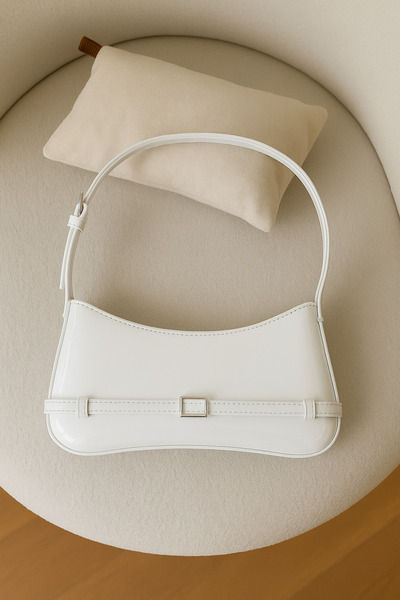 NİSSEA Kadın Kemer Detay Rugan Retro Baget Çanta