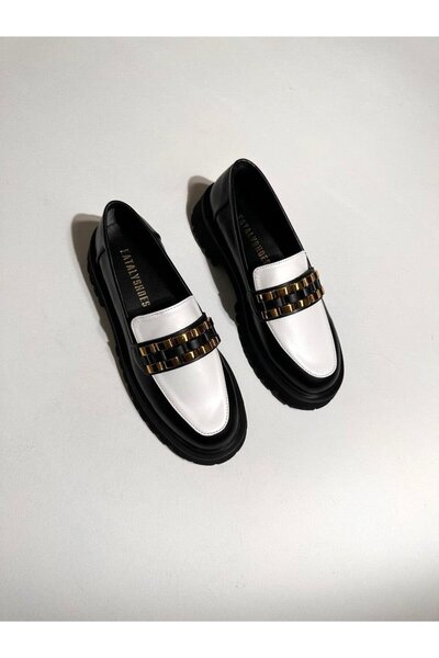 Eataly Shoes حذاء أكسفورد نسائي من لويز بإبزيم ذهبي أبيض وأسود