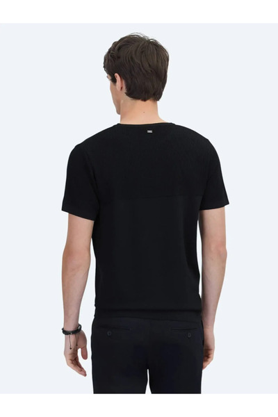 Kip Menswear Πλεκτό μπλουζάκι με λαιμόκοψη με σχέδιο μαύρο TRK-1578