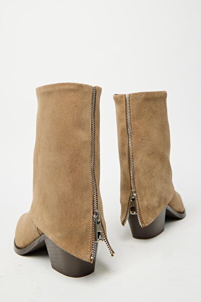 Madamra Camel Süet Kadın Hakiki Deri Western Topuklu Bot – Sivri Burun & Fermuar Aksesuarlı