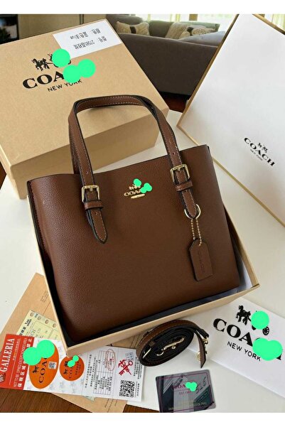Tory Shoulder bag, an exact copy of the famous brand. It comes with a box, a bag, and a warranty card with the same brand name.