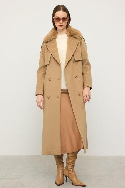 Olcay Limited Edition Coat with Removable Fur Self-Patterned Kamel 3127