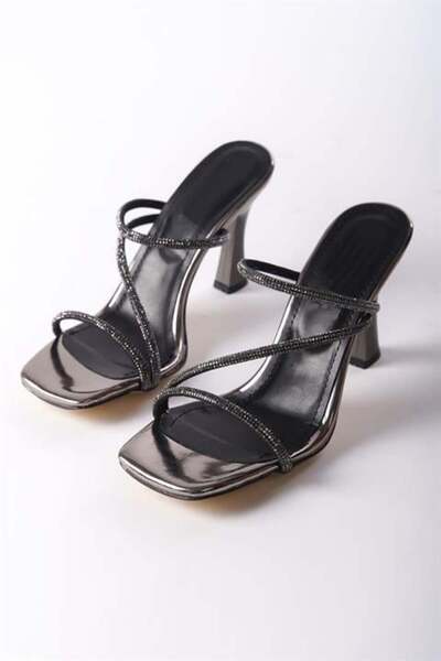 Les Passent Women's Platinum Patent Leather 9 cm Heeled Stone Slippers