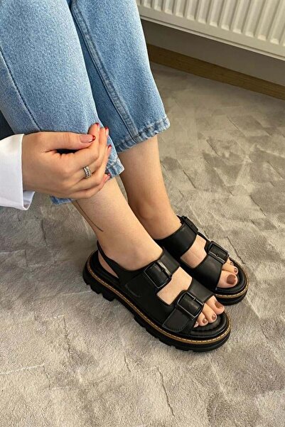 Les Passent صندل نسائي أسود ذو حزام مزدوج من فاردولا ذو نعل سميك لتقويم العظا...