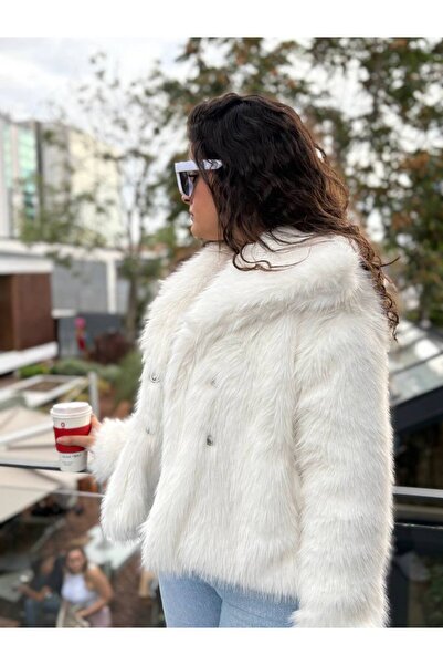 AYKA WEAR Aykawear Faux Premium Fur with Pockets and Snap Fasteners
