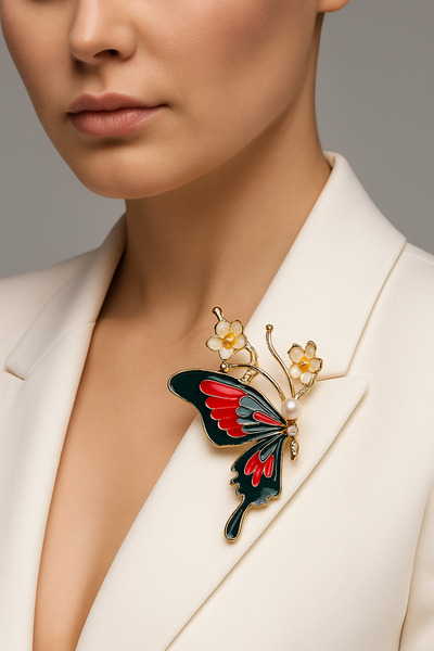 MRK Kadın Çiçekli Kelebek Broş