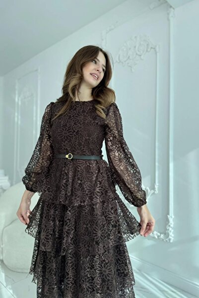 HELİS BUTİK Φόρεμα καφέ από ύφασμα δαντέλας με στρώσεις βολάν